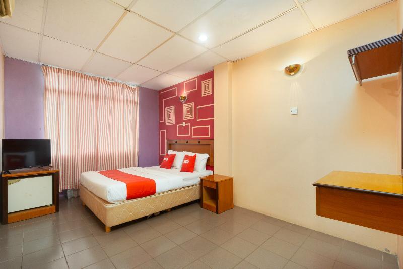 Oyo 44101 Hotel Dj Palace 卢穆特 外观 照片