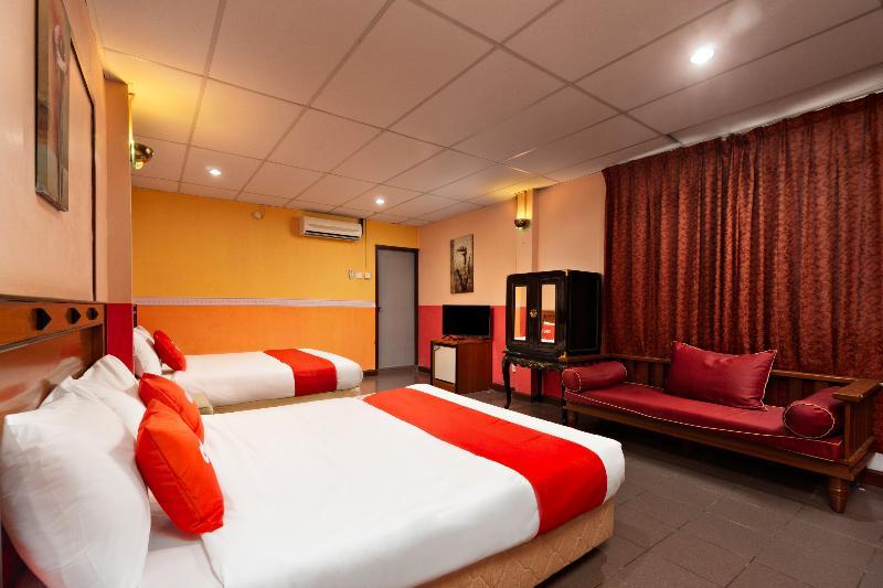 Oyo 44101 Hotel Dj Palace 卢穆特 外观 照片